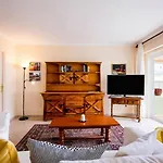 Stunning View 2 Bed Family Διαμέρισμα