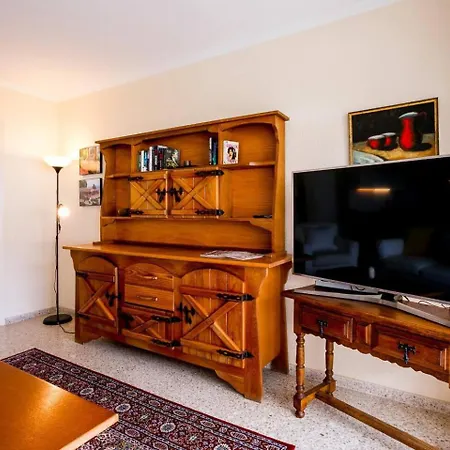 Stunning View 2 Bed Family 아파트 아칸티라도