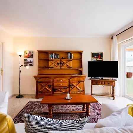Stunning View 2 Bed Family 아파트