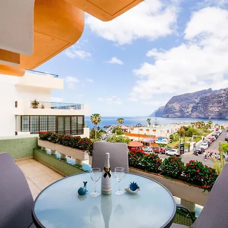Stunning View 2 Bed Family 아파트 아칸티라도